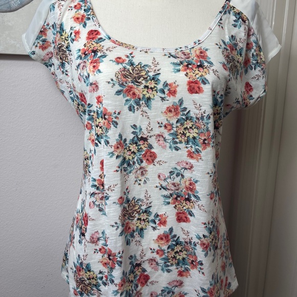 Bella D summer floral blouse - Picture 2 of 8